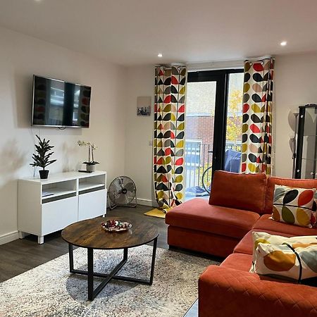 Modern En-Suite Room And Self Catering In London Exterior photo