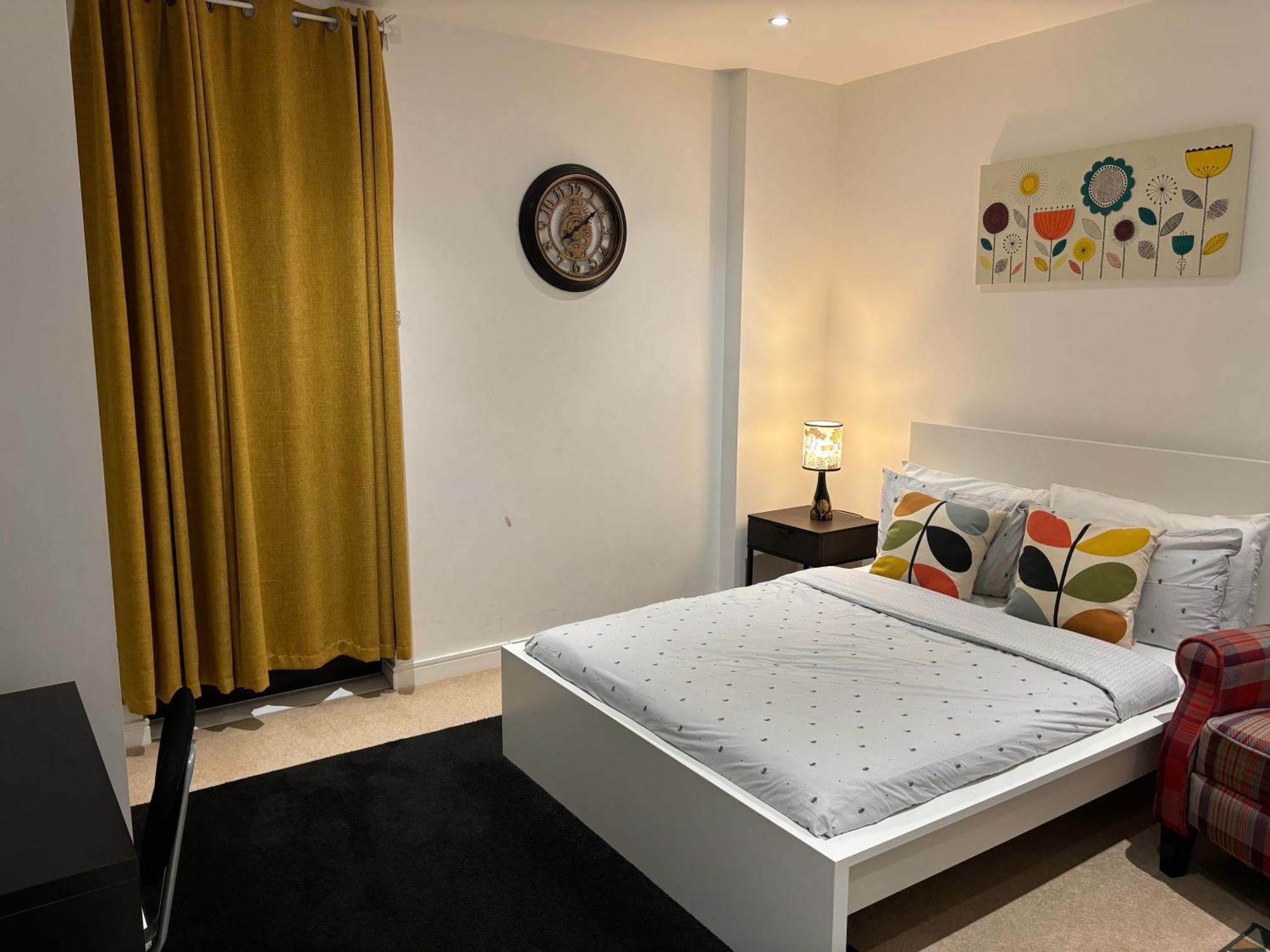 Modern En-Suite Room And Self Catering In London Exterior photo
