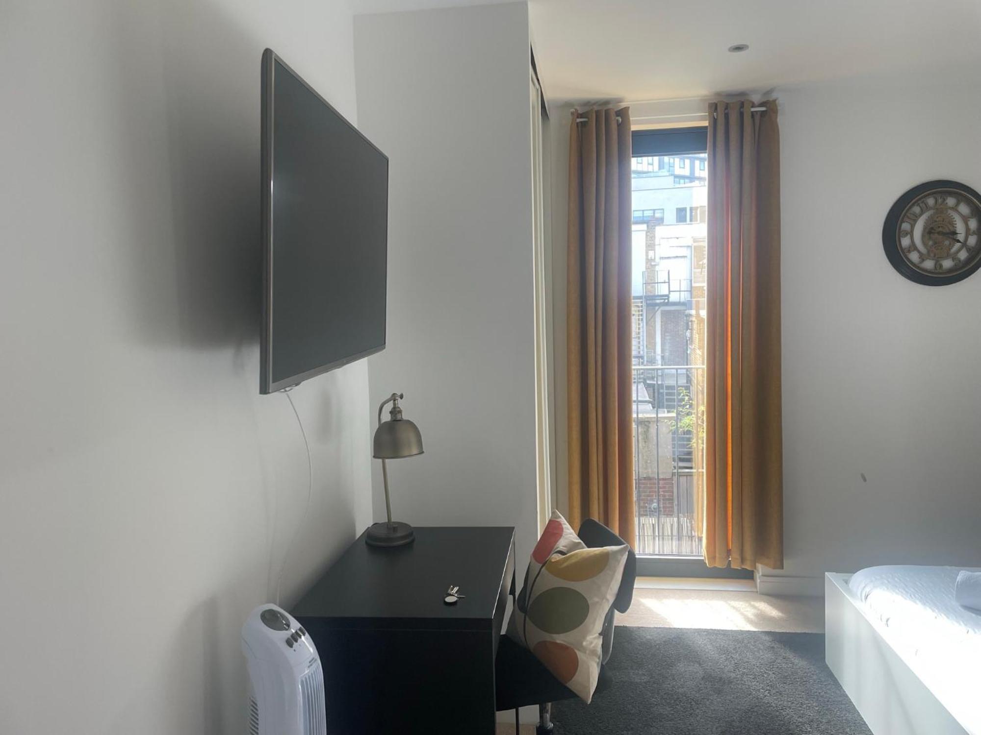 Modern En-Suite Room And Self Catering In London Exterior photo